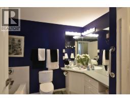 301 5780 Trail Avenue, Sechelt, BC V7Z0K5 Photo 14
