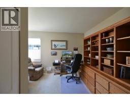 301 5780 Trail Avenue, Sechelt, BC V7Z0K5 Photo 17