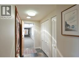 301 5780 Trail Avenue, Sechelt, BC V7Z0K5 Photo 25