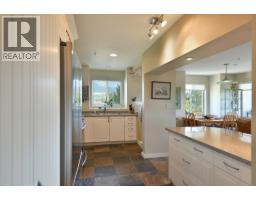 301 5780 Trail Avenue, Sechelt, BC V7Z0K5 Photo 6