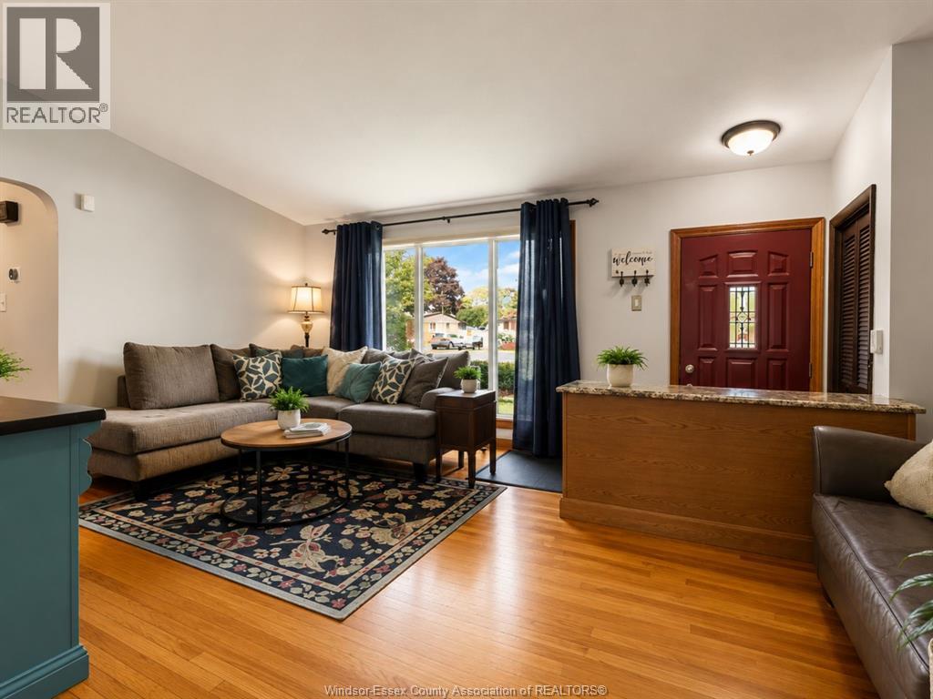 2763 EVERTS AVENUE - Image 8