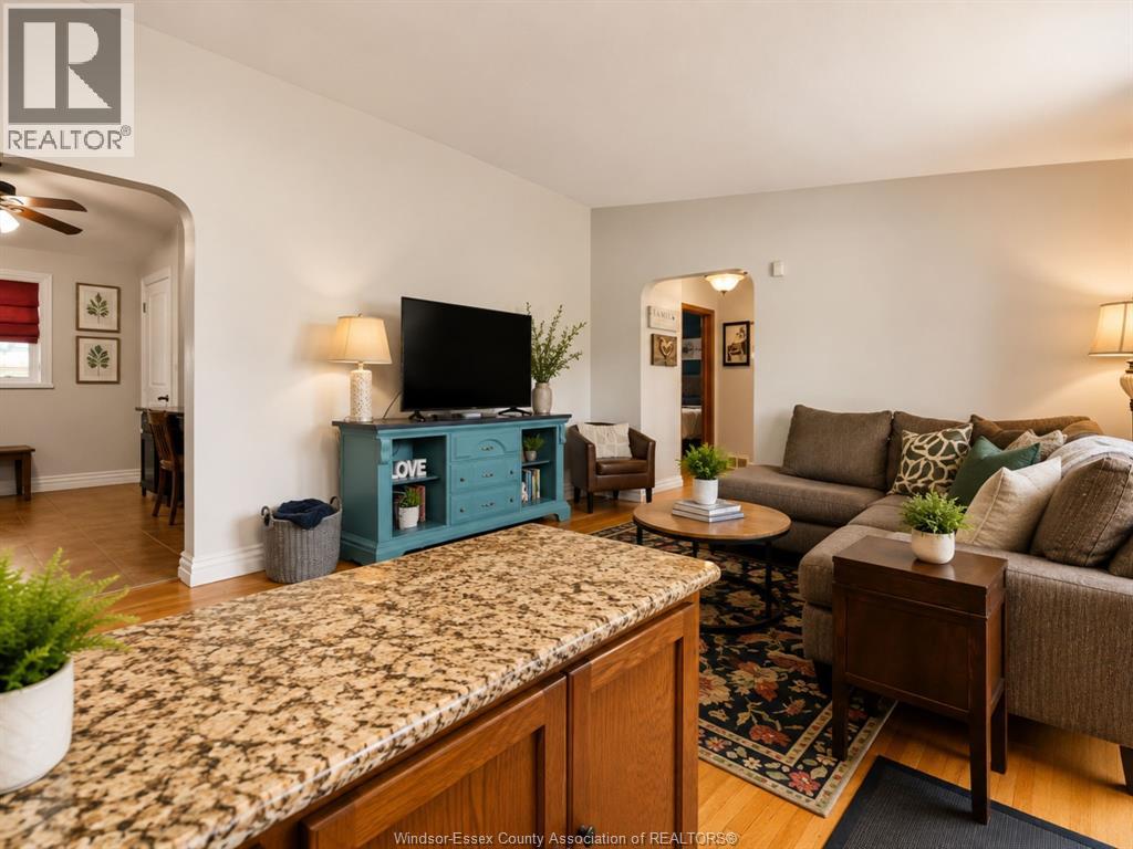 2763 EVERTS AVENUE - Image 7