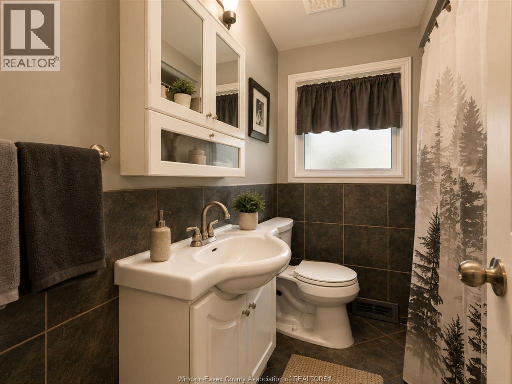 2763 EVERTS AVENUE - 6