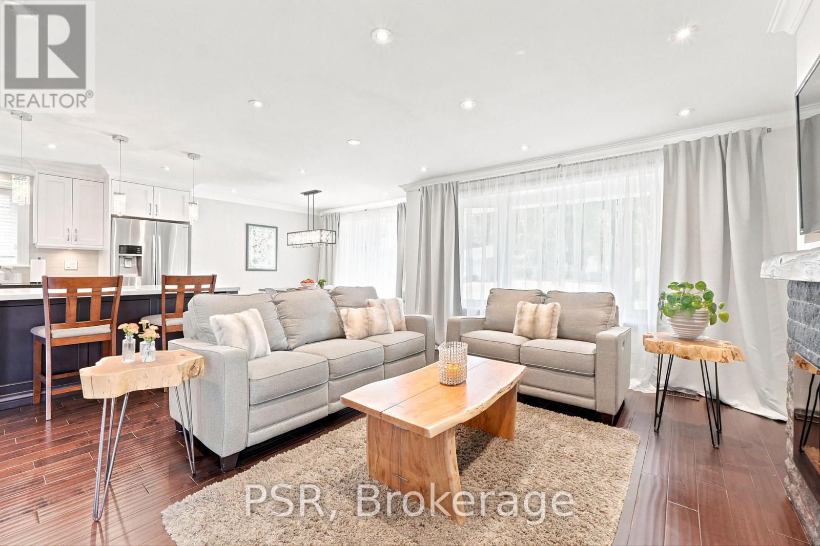 61 ROBINGLADE DRIVE - 15