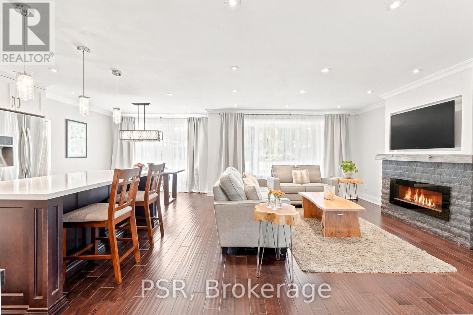 61 ROBINGLADE DRIVE - 16