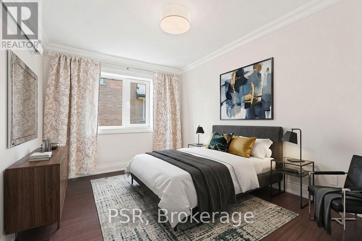 61 ROBINGLADE DRIVE - 17