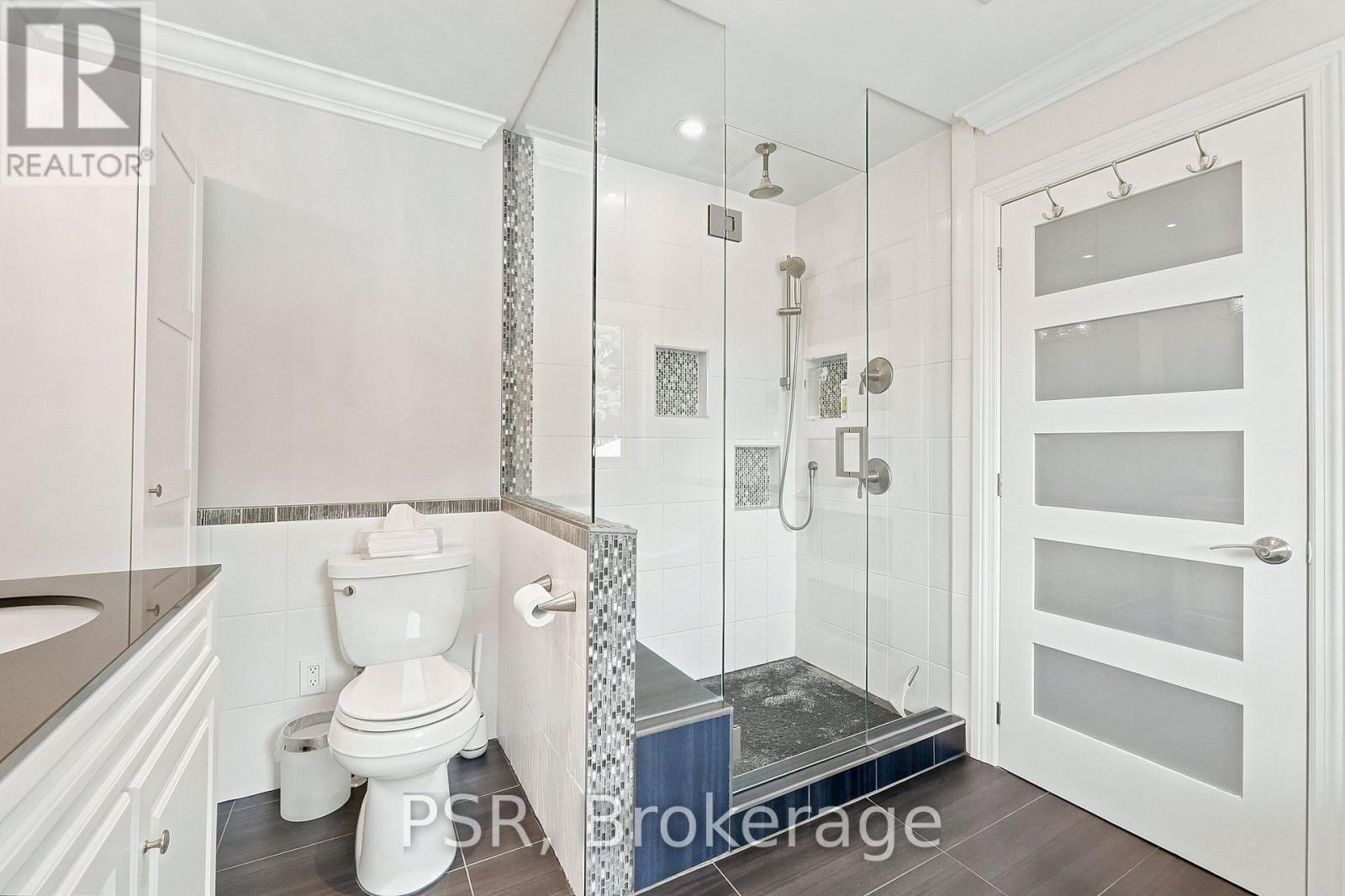 61 ROBINGLADE DRIVE - 26