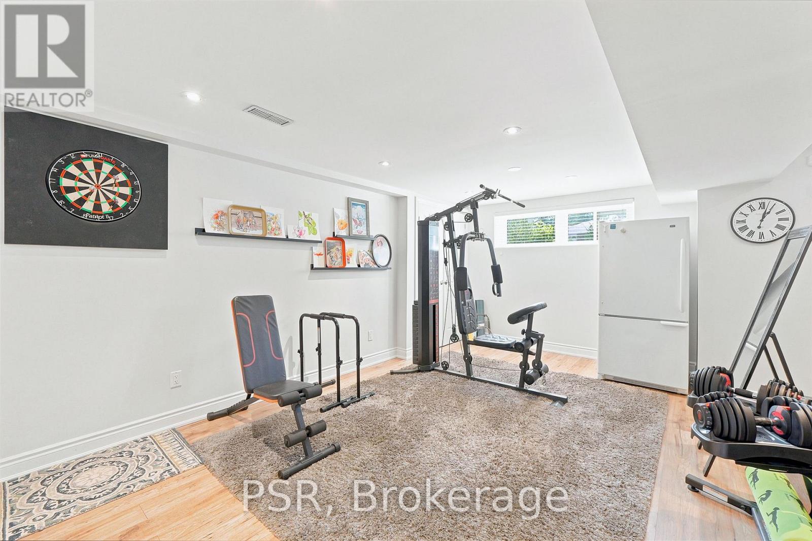 61 ROBINGLADE DRIVE - 28