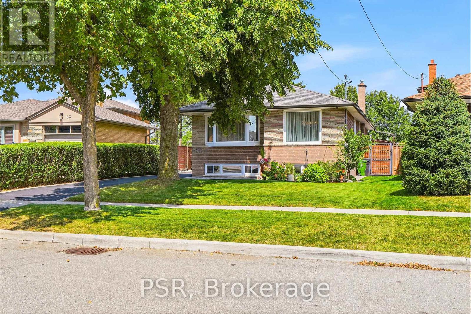 61 ROBINGLADE DRIVE - 3