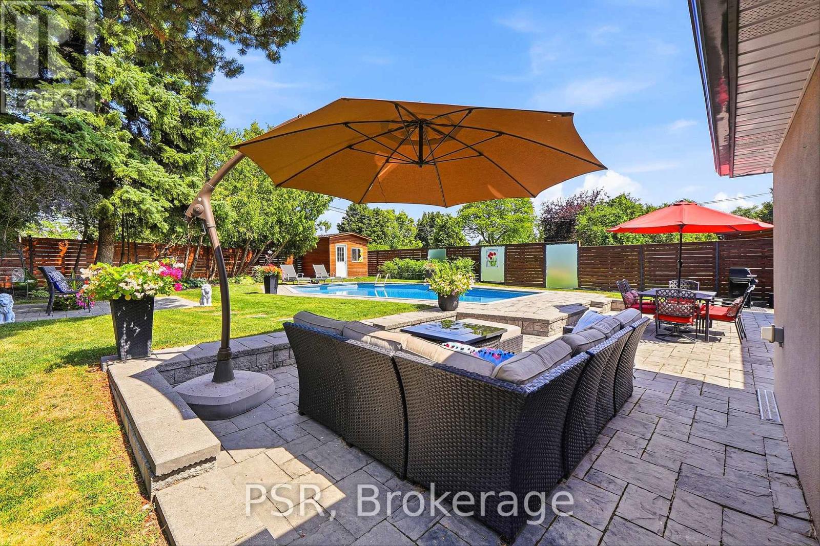 61 ROBINGLADE DRIVE - 38