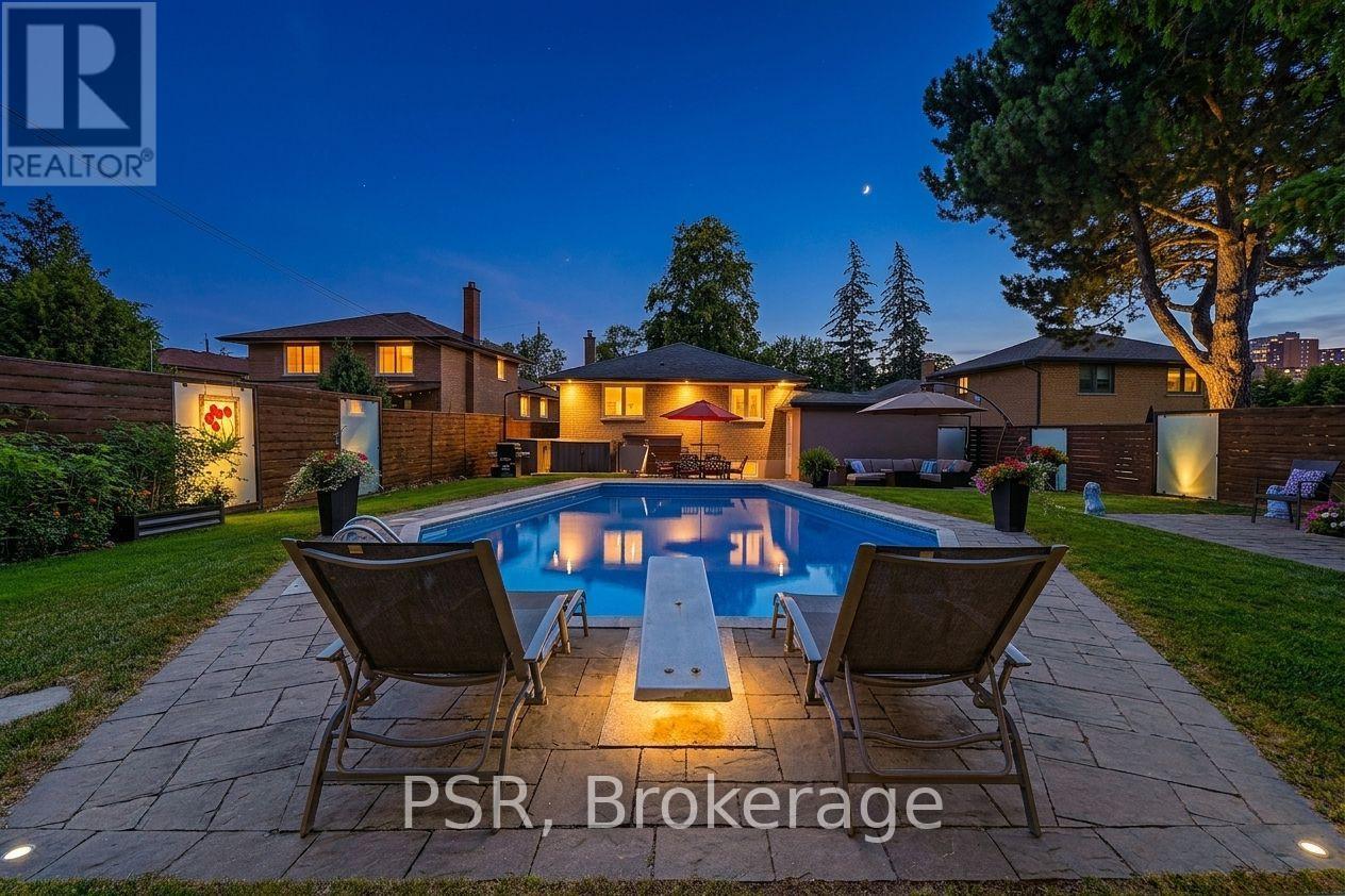 61 ROBINGLADE DRIVE - 45
