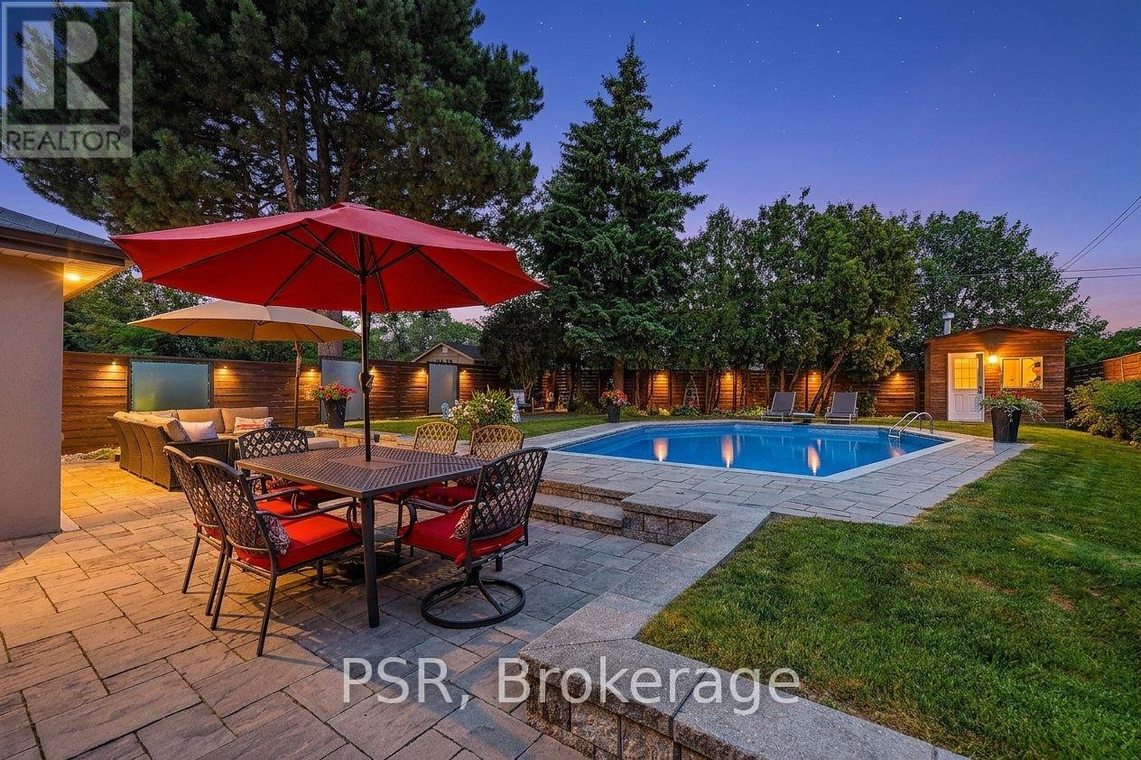 61 ROBINGLADE DRIVE - 47
