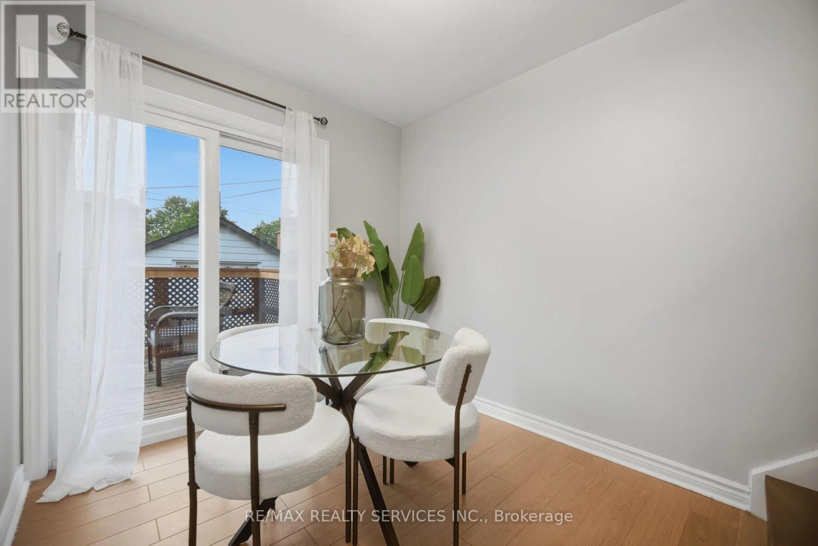 30 ELDER AVENUE - 11