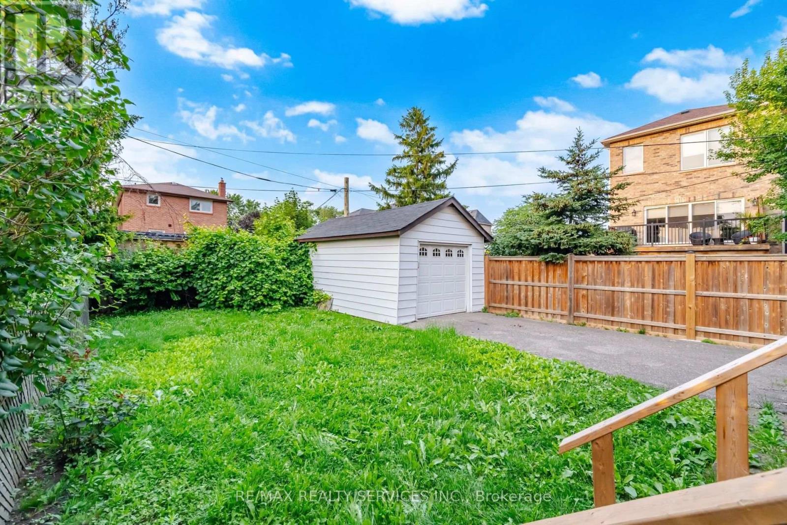 30 ELDER AVENUE - 32