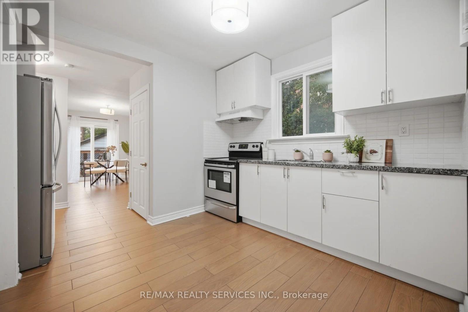30 ELDER AVENUE - 8