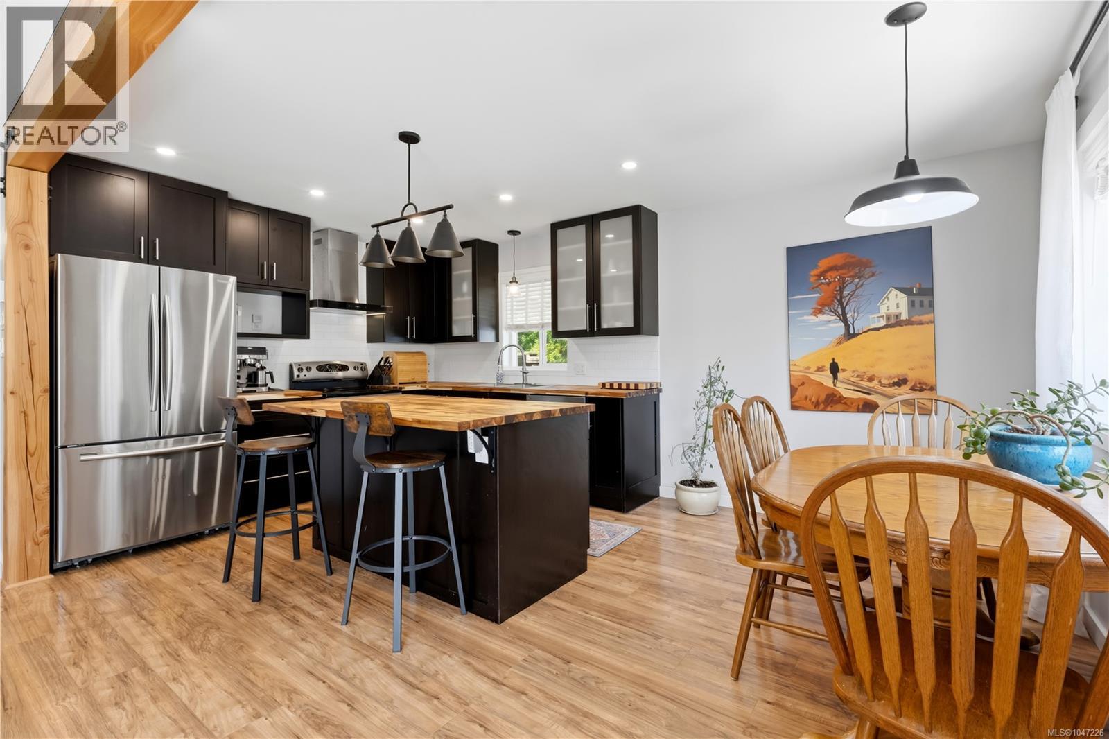 1704 Holly Cres, Ucluelet