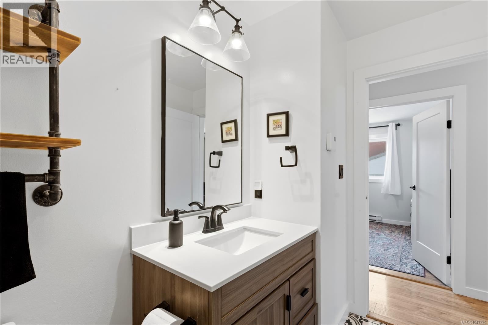 1704 Holly Cres - 23