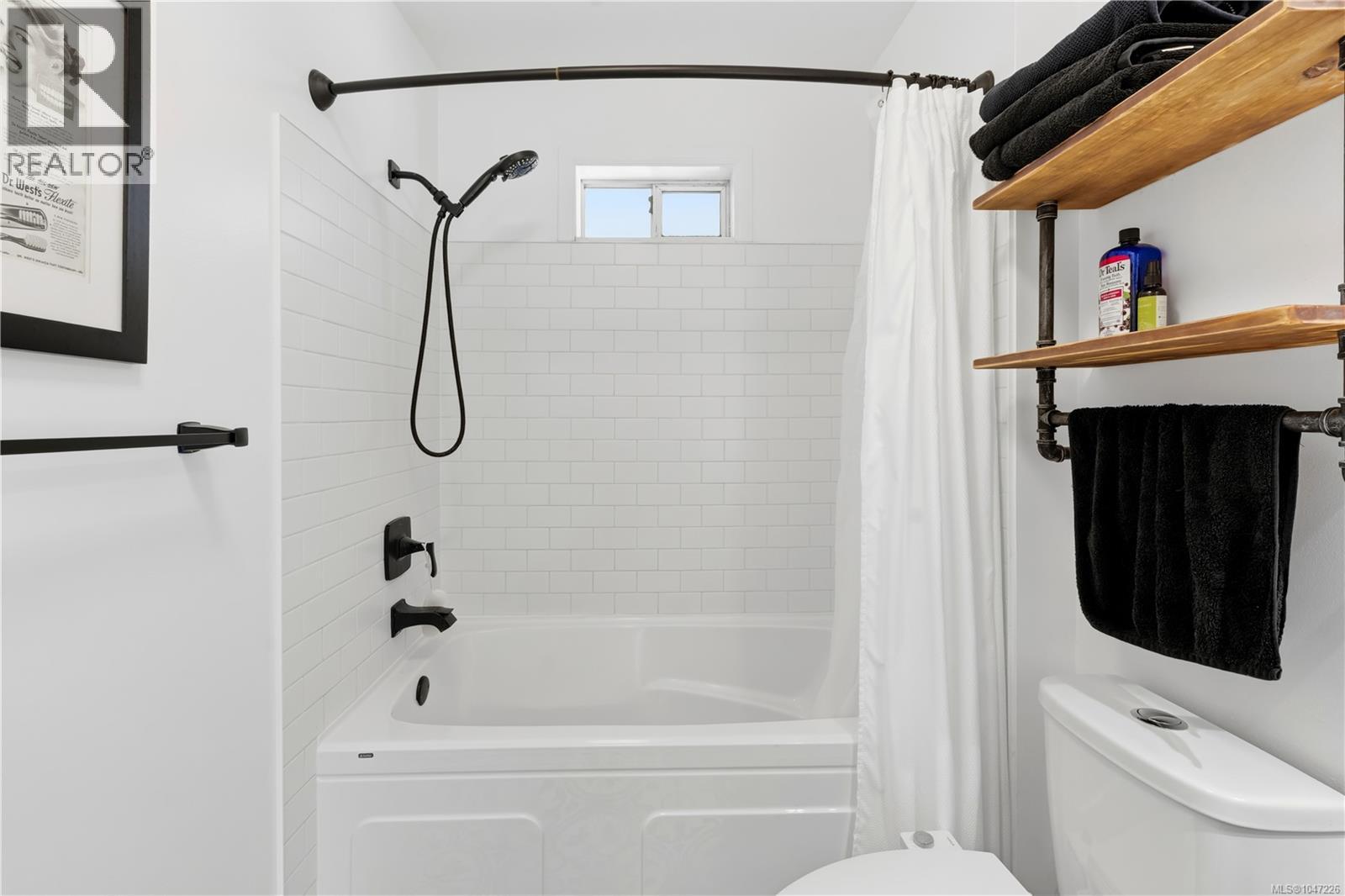 1704 Holly Cres - 24