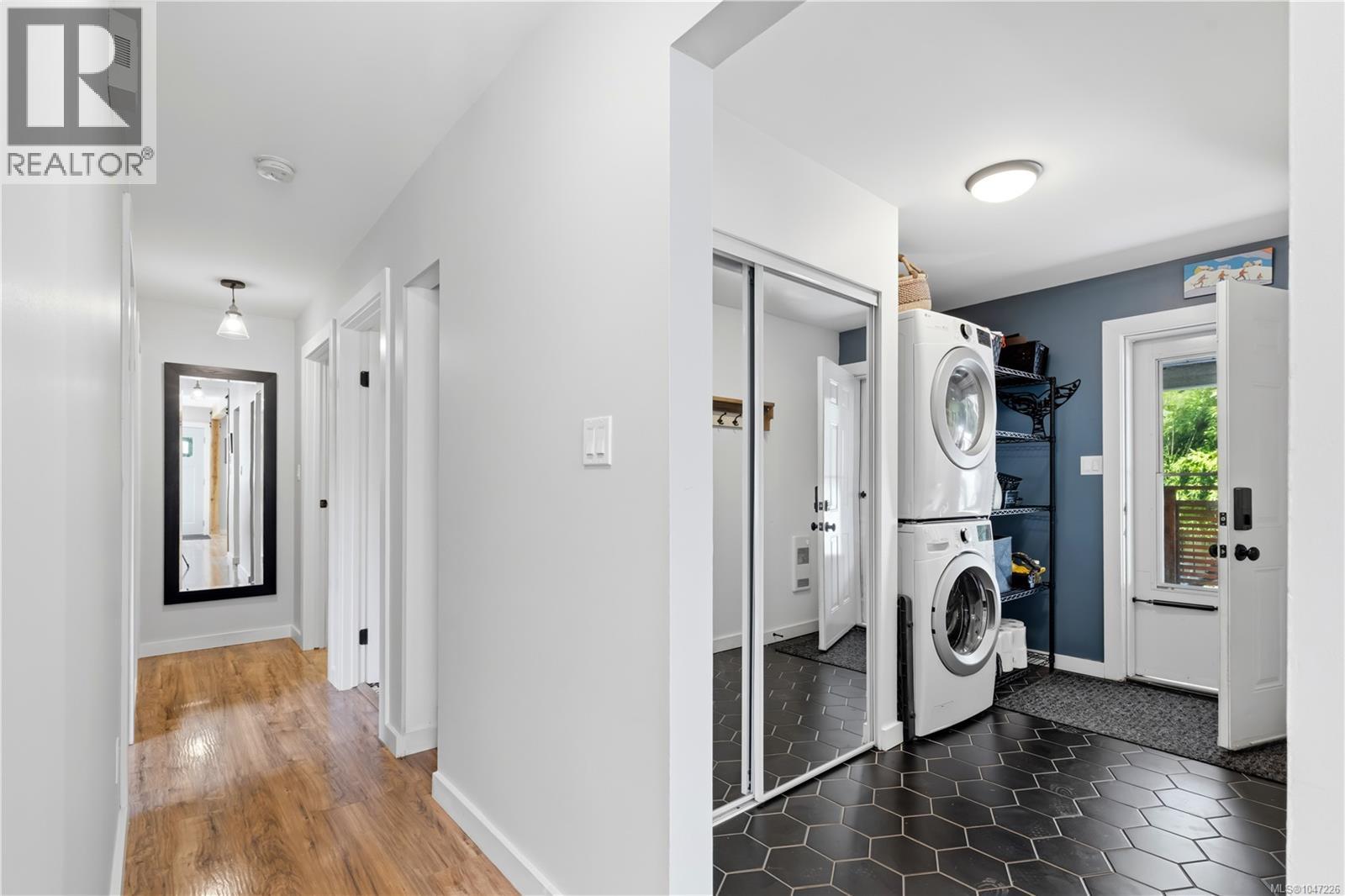 1704 Holly Cres, Ucluelet
