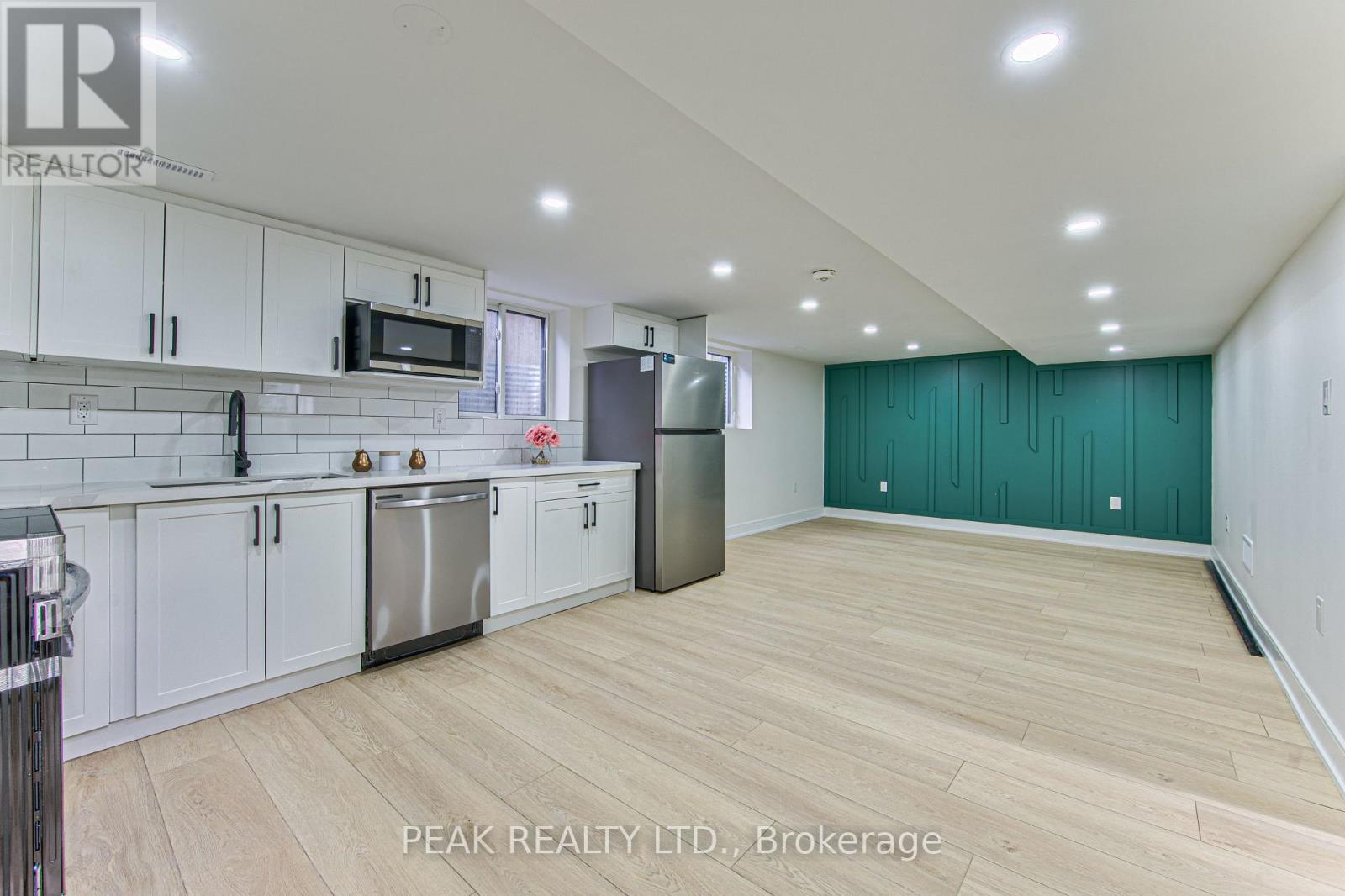 7385 NORTH DORSET PLACE - Image 30