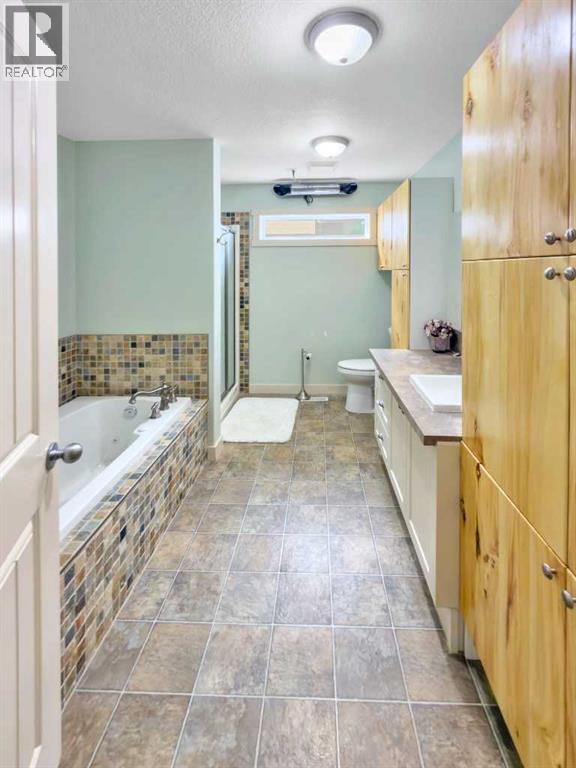 Listing photo – 128 12 Ave NE, Sundre
