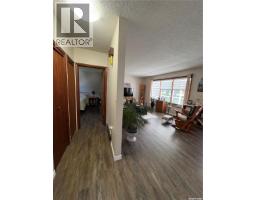 200 3rd Street Ne, Ituna, SK S0A1N0 Photo 11