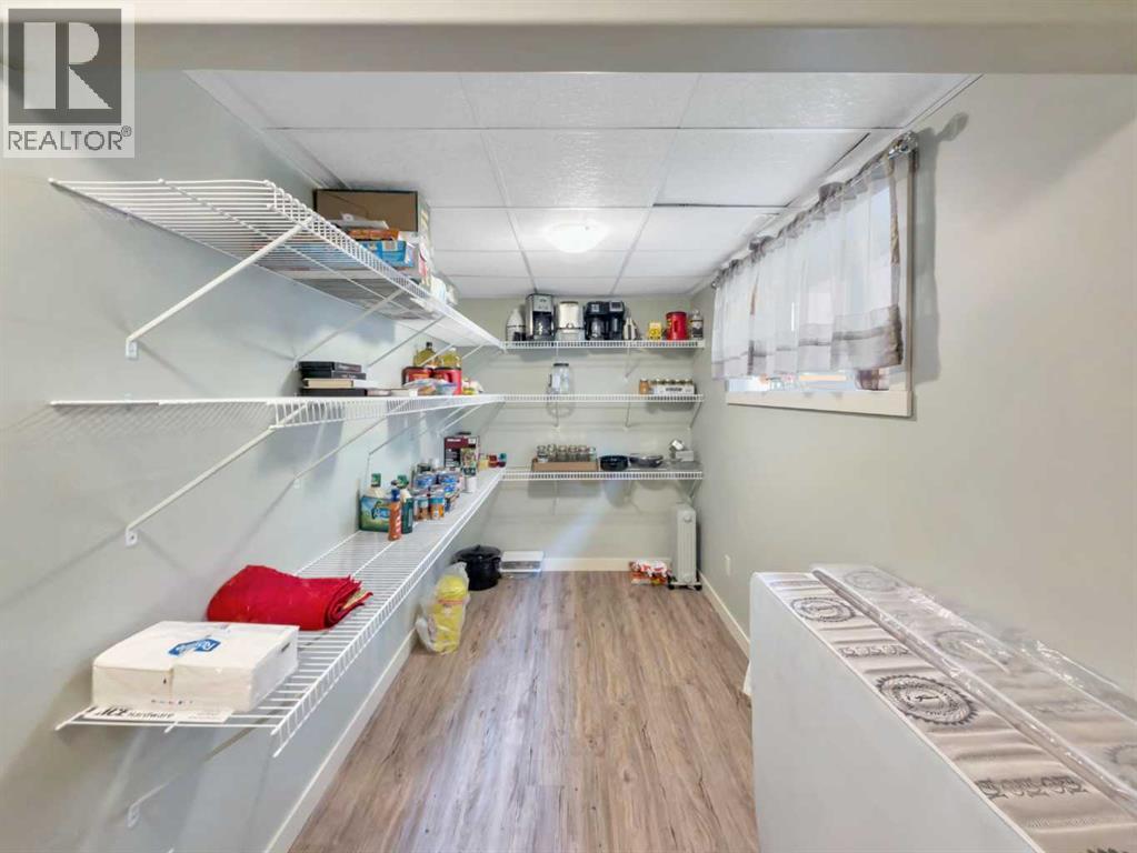 Listing photo – 128 12 Ave NE, Sundre