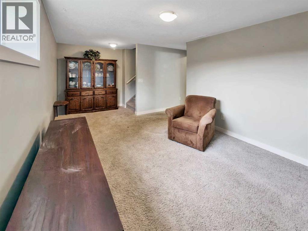 Listing photo – 128 12 Ave NE, Sundre