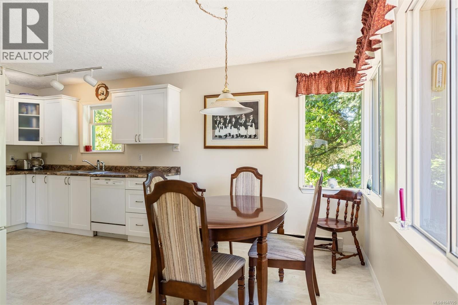 9220 East Saanich Rd, North Saanich