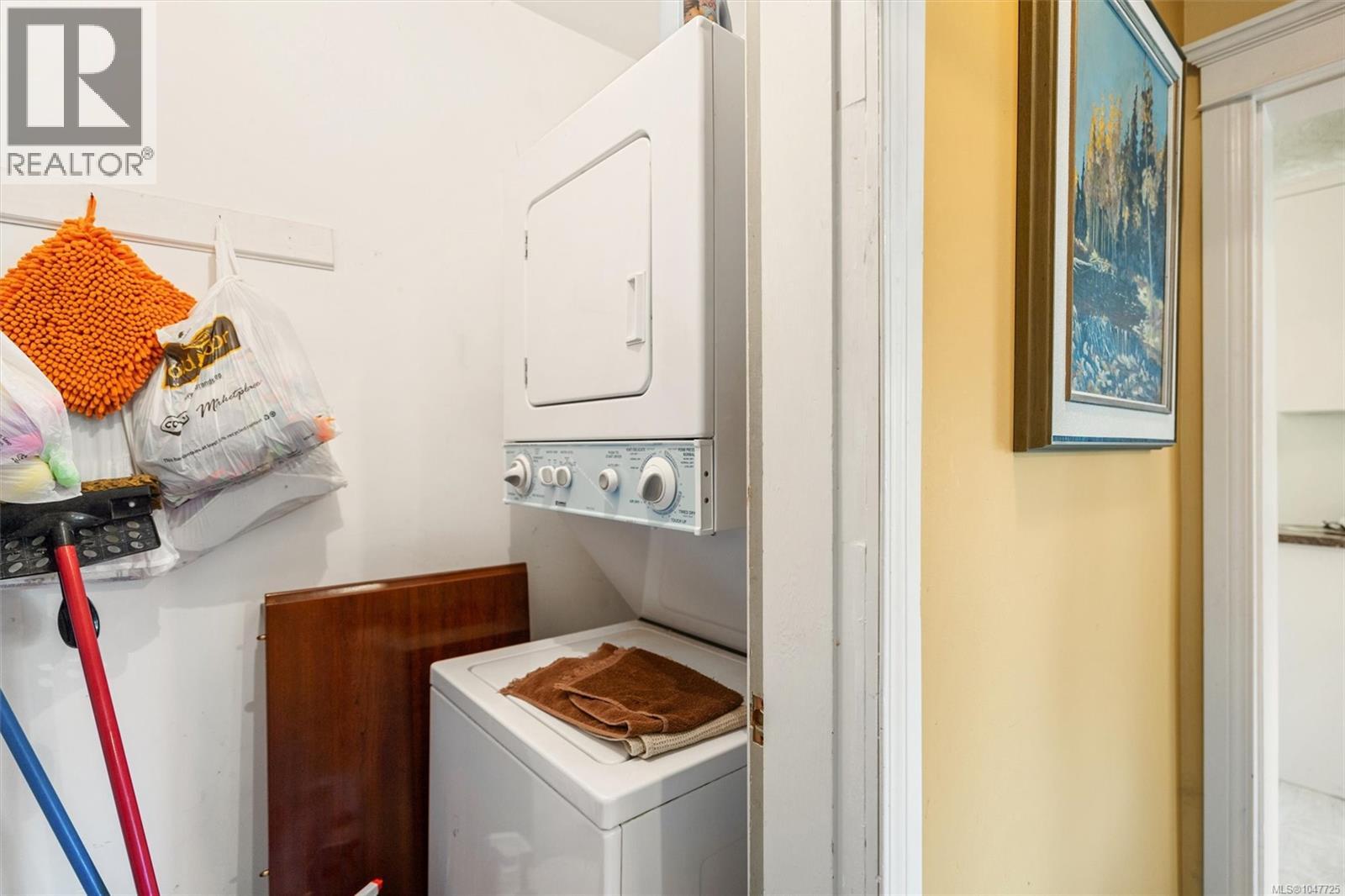 9220 East Saanich Rd, North Saanich