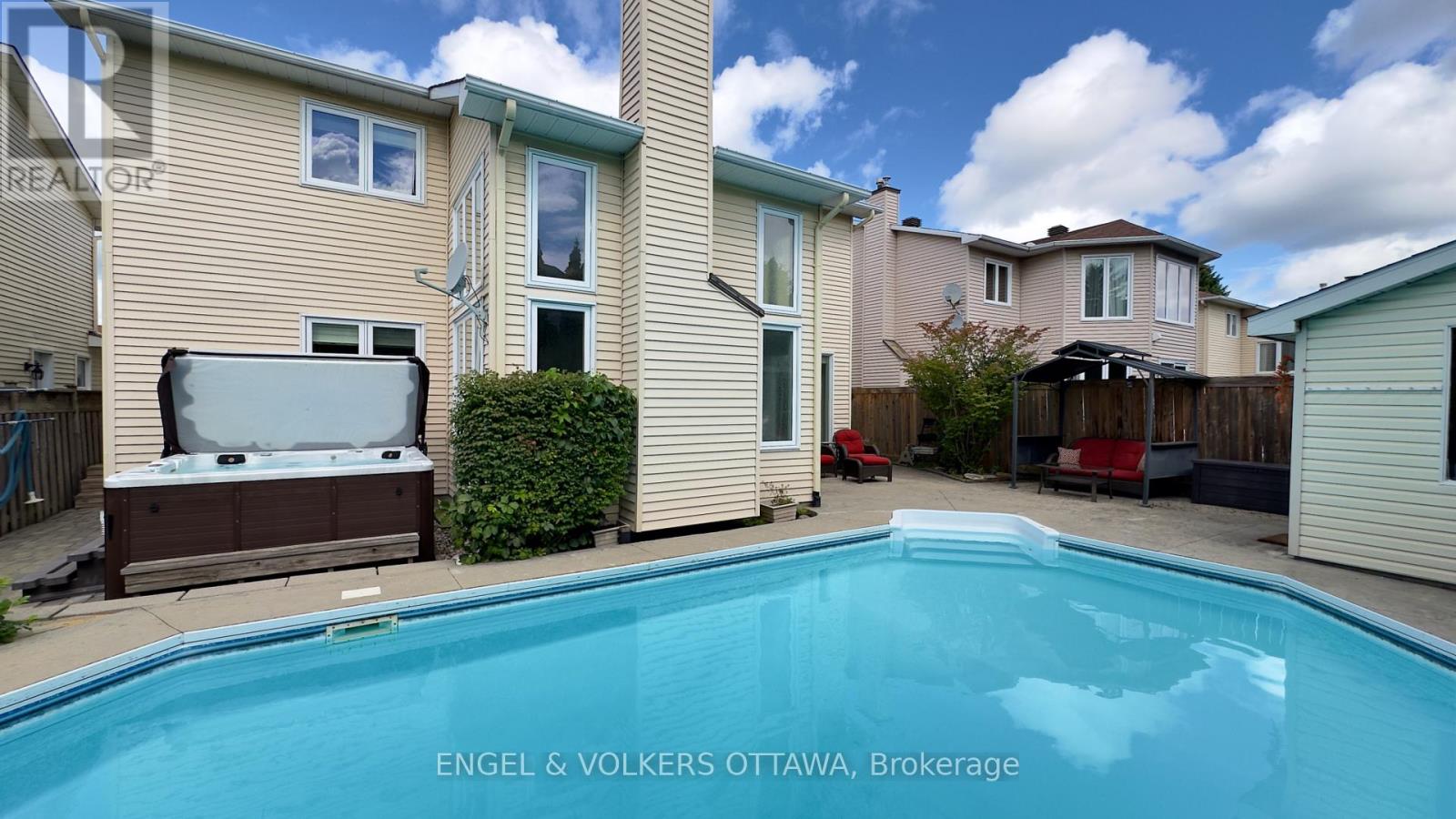 736 HAUTEVIEW CRESCENT - 22