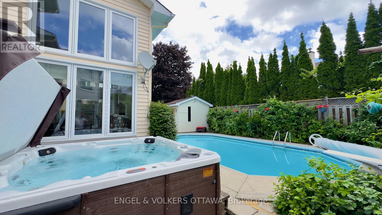 736 HAUTEVIEW CRESCENT - 23