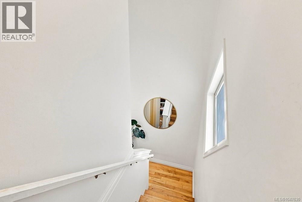 #2 307 Moss St - 20