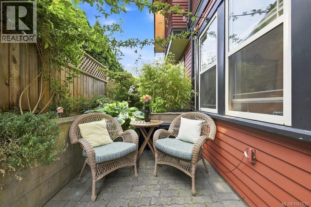 #2 307 Moss St - Image 26