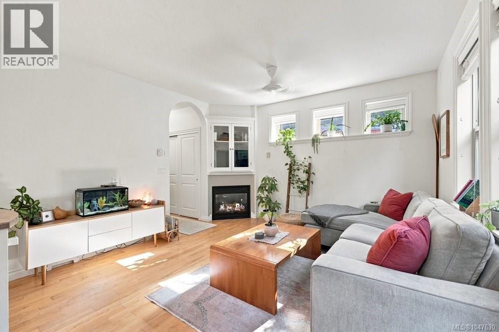 #2 307 Moss St - 8