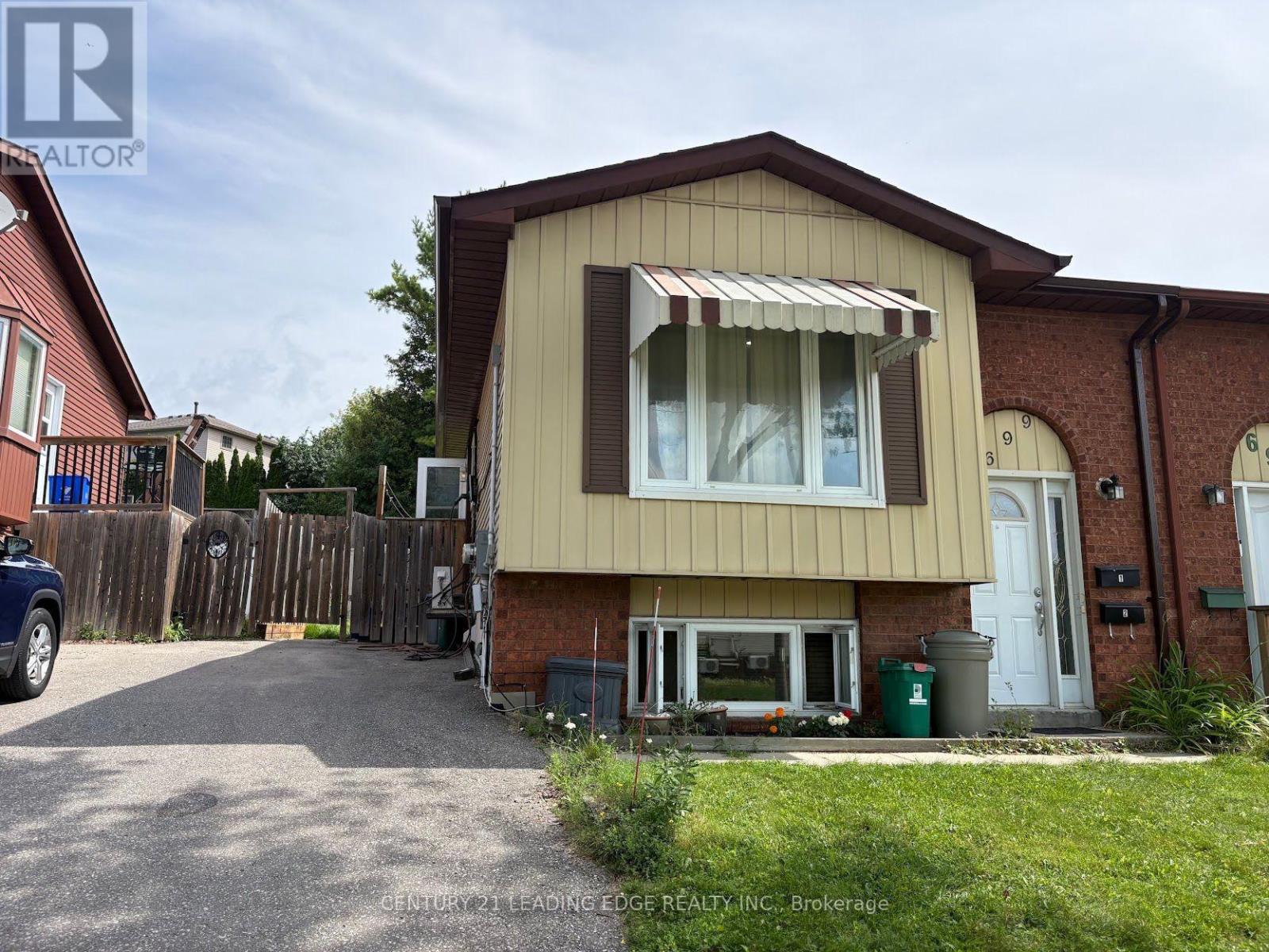 1 - 699 ATTERSLEY DRIVE