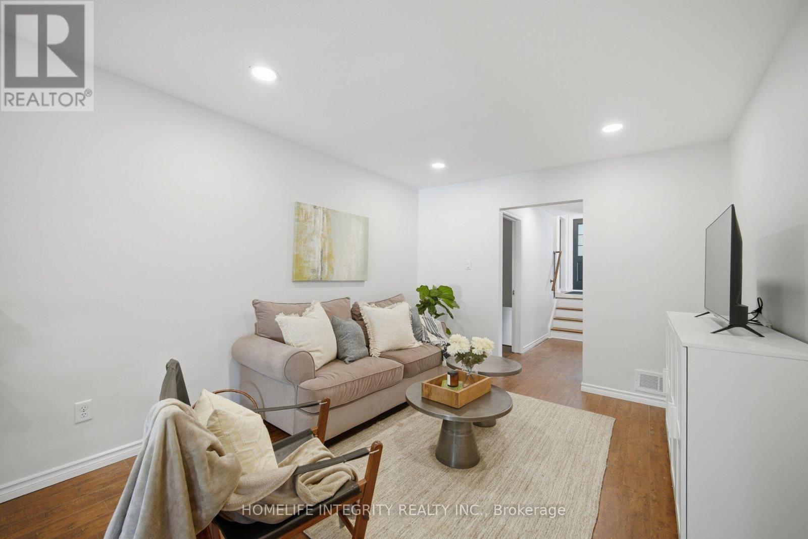 52 STEWART AVENUE - 22