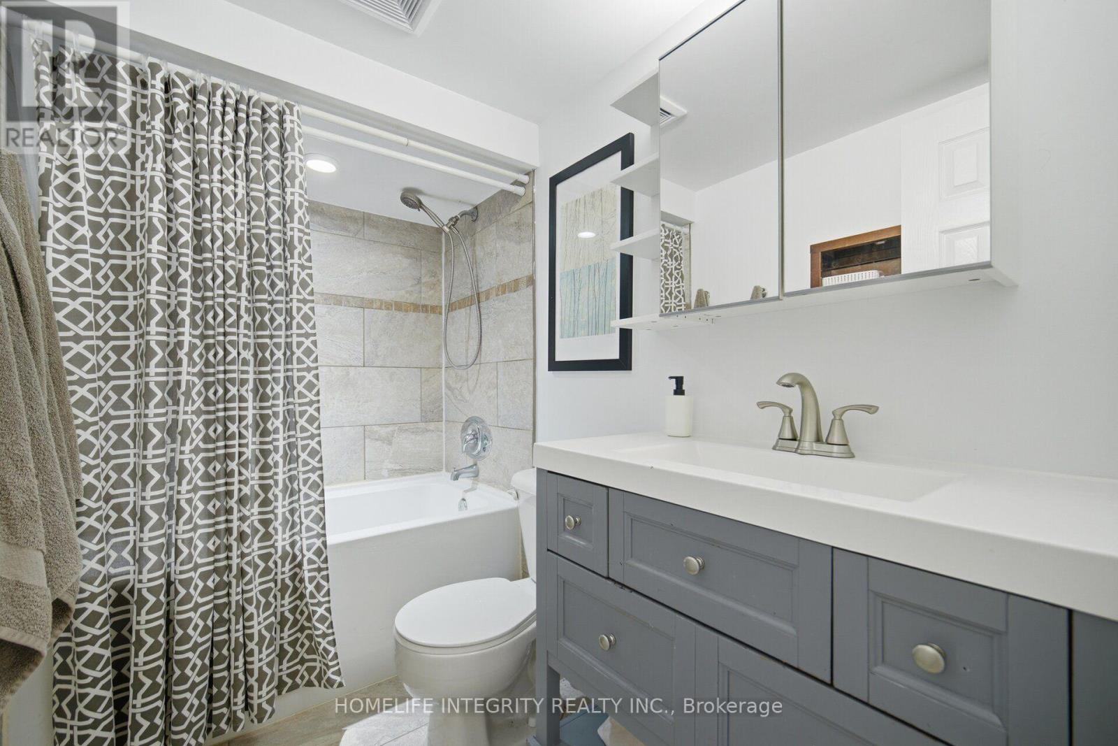 52 STEWART AVENUE - Image 32