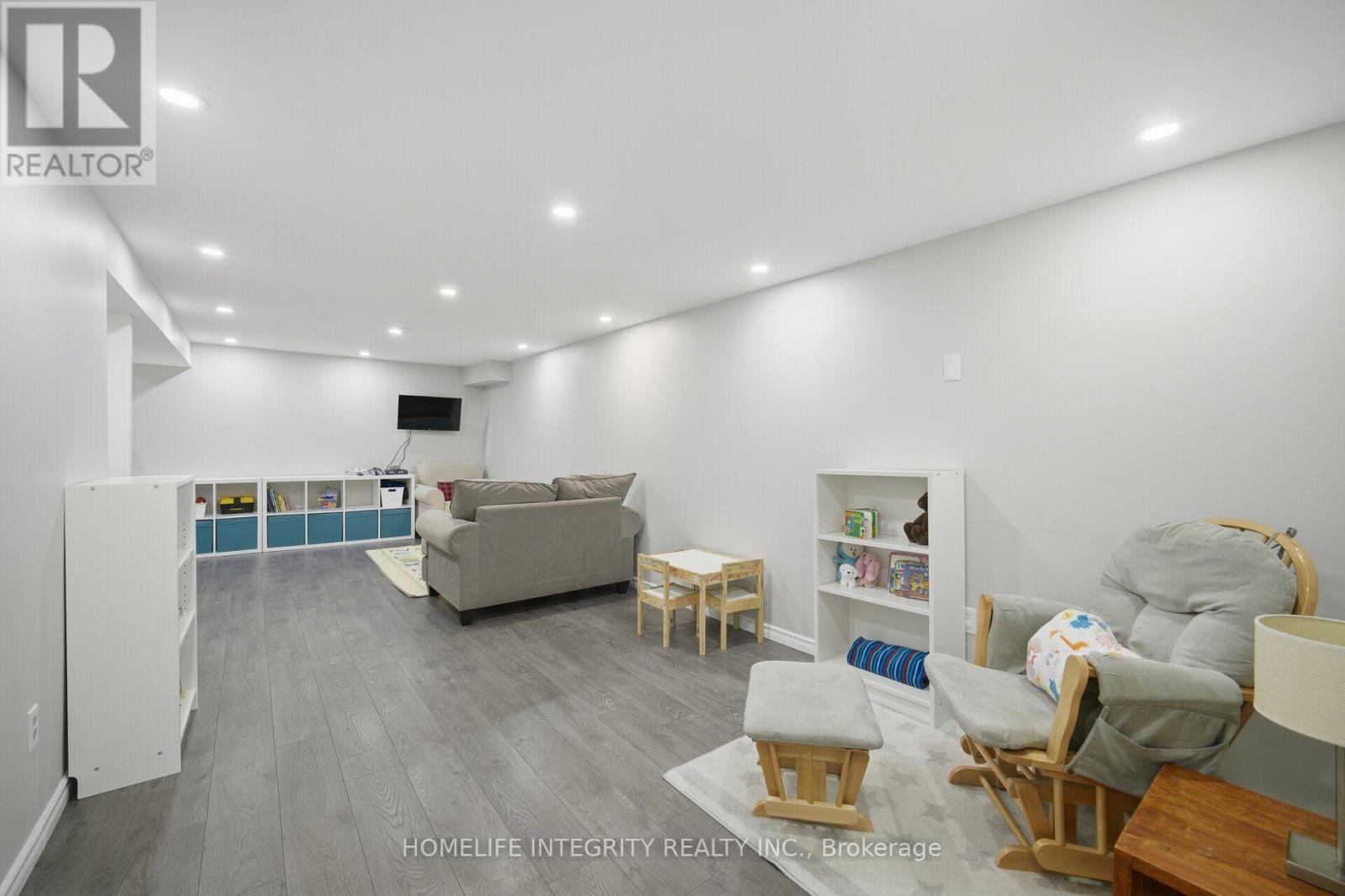 52 STEWART AVENUE - Image 34