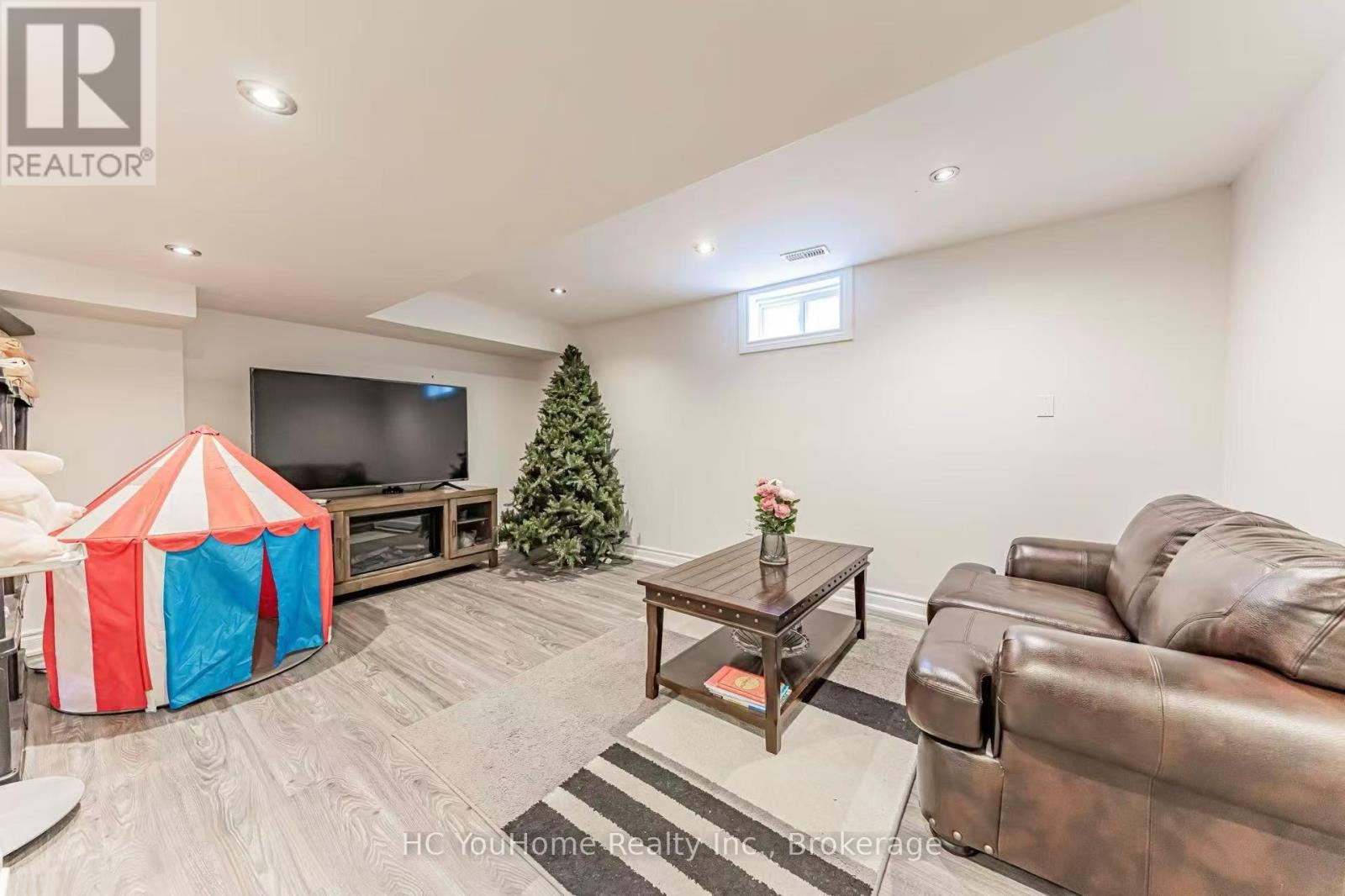 37 SHELL COURT - 33