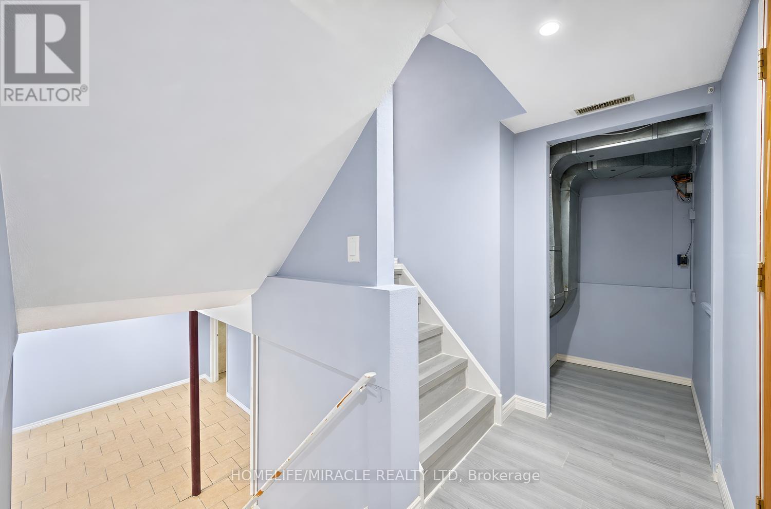 177 WESTMORE DRIVE S - Image 34