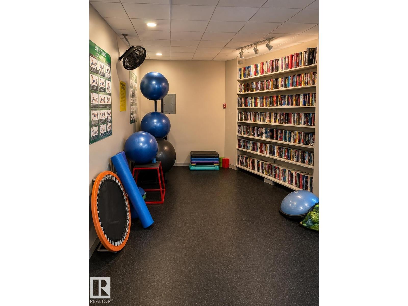 #704 10045 117 ST NW - 16