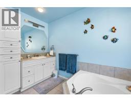 402 Seedtree Rd, Sooke, BC V9Z1C2 Photo 32