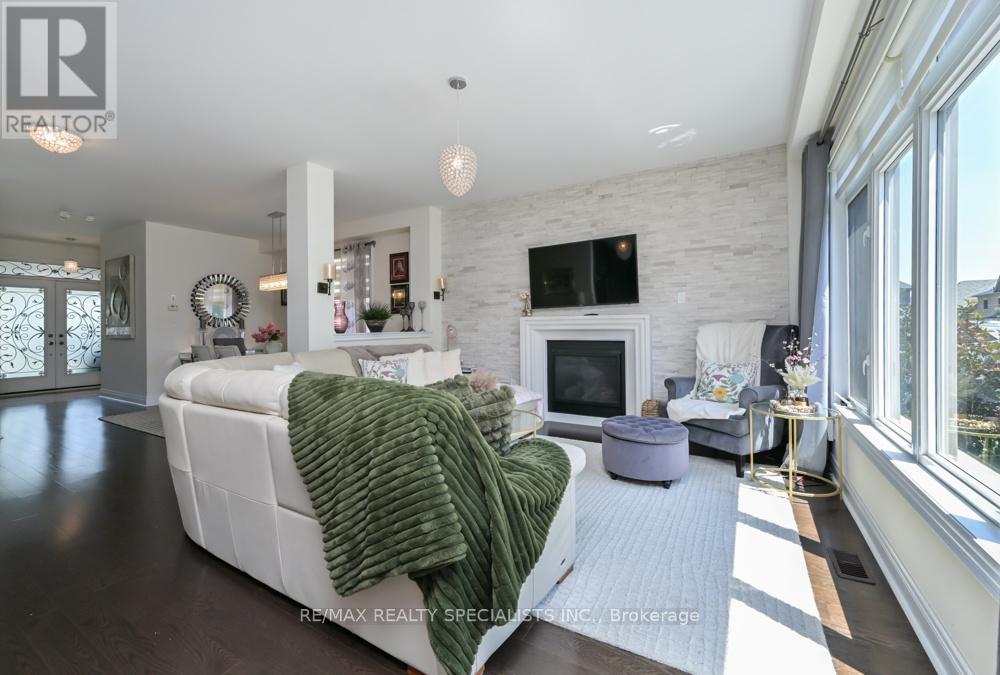 120 RISING HILL RIDGE - Image 13