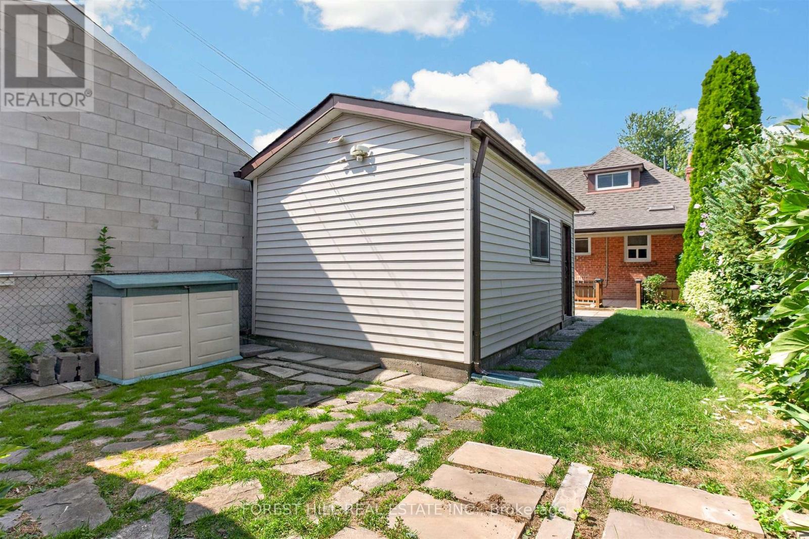 11 YARROW ROAD - 35