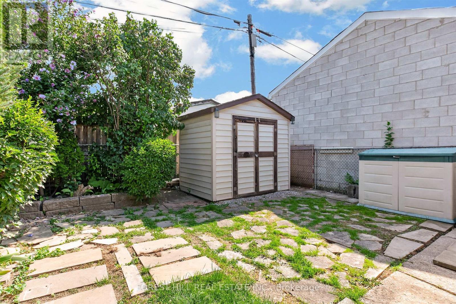 11 YARROW ROAD - 36