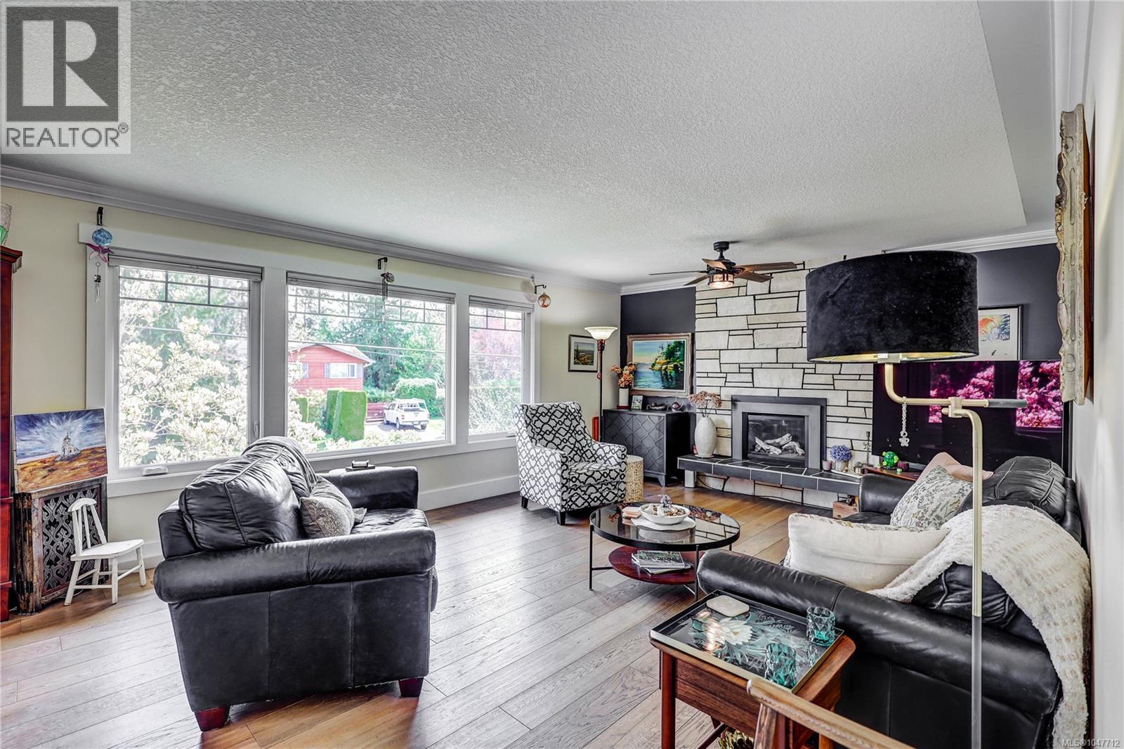 853 Glenhale Cres, Parksville
