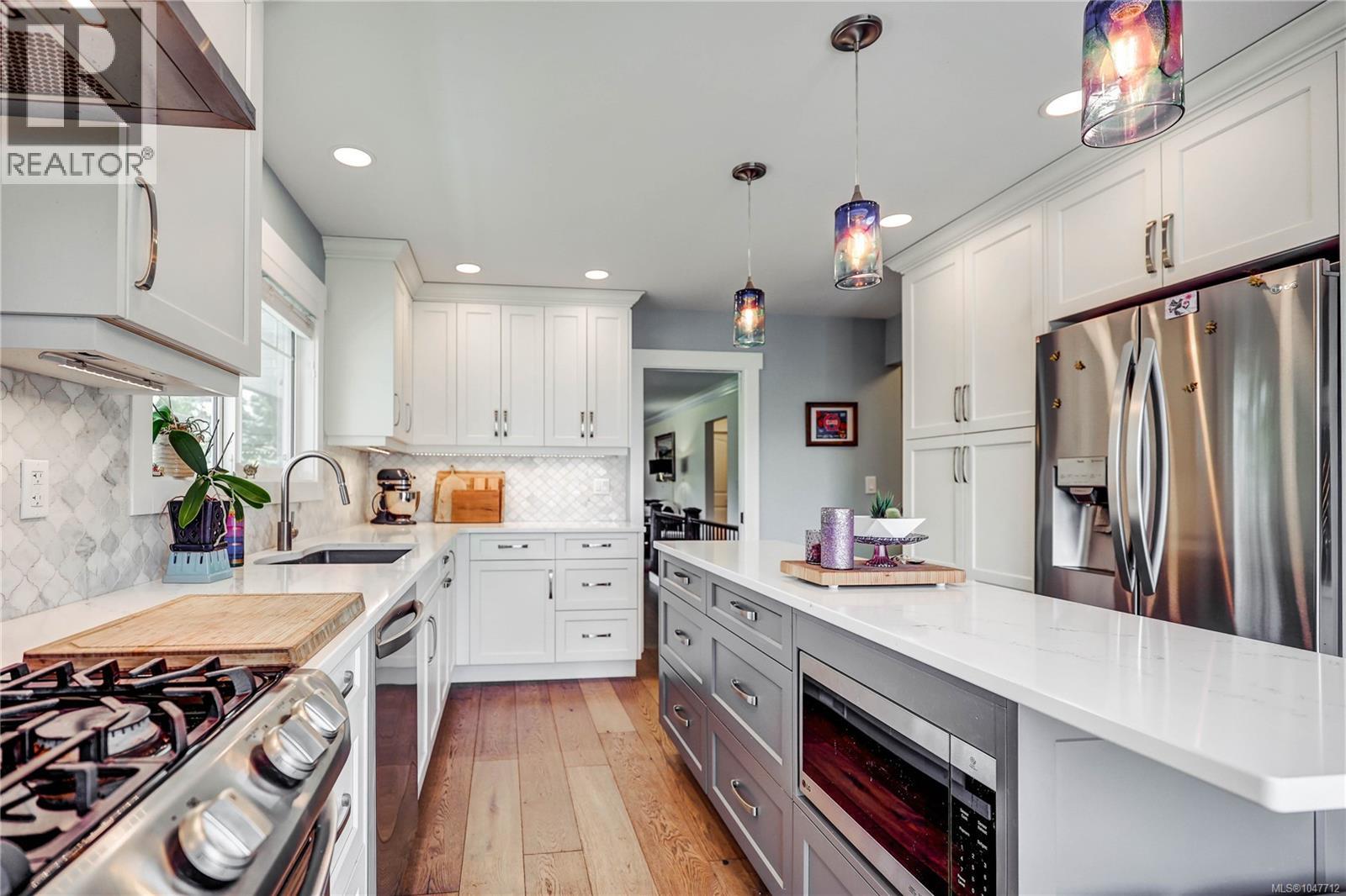 853 Glenhale Cres, Parksville