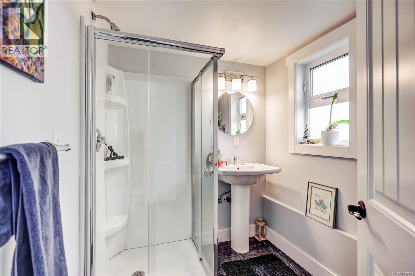 853 Glenhale Cres, Parksville