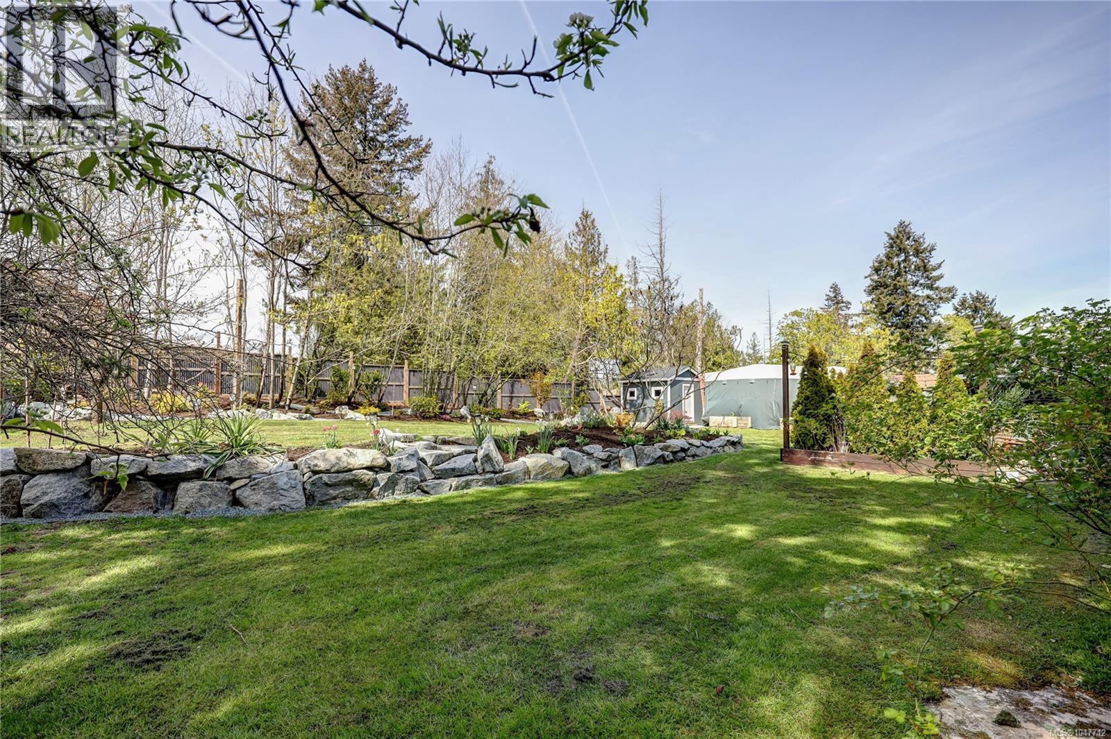 853 Glenhale Cres, Parksville